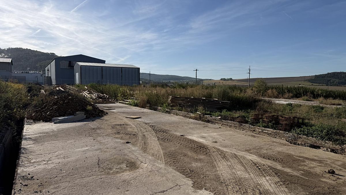 Pronájem komerčního pozemku 2028 m² – fotografie 4