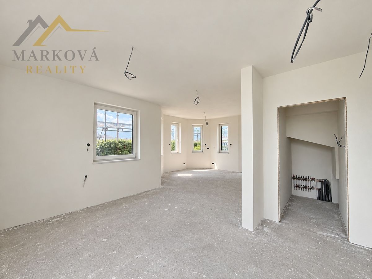 Prodej rodinného domu 96 m², pozemek 765 m² – fotografie 3