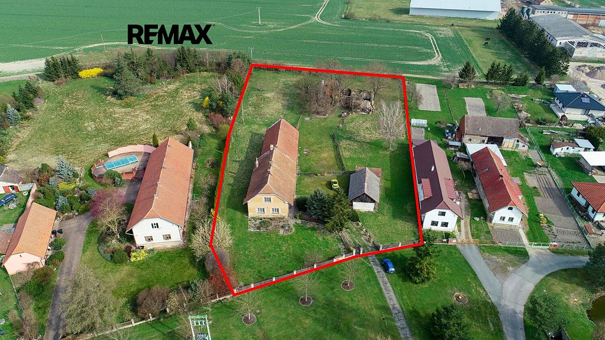 Prodej rodinného domu 405 m², pozemek 2574 m² – fotografie 3