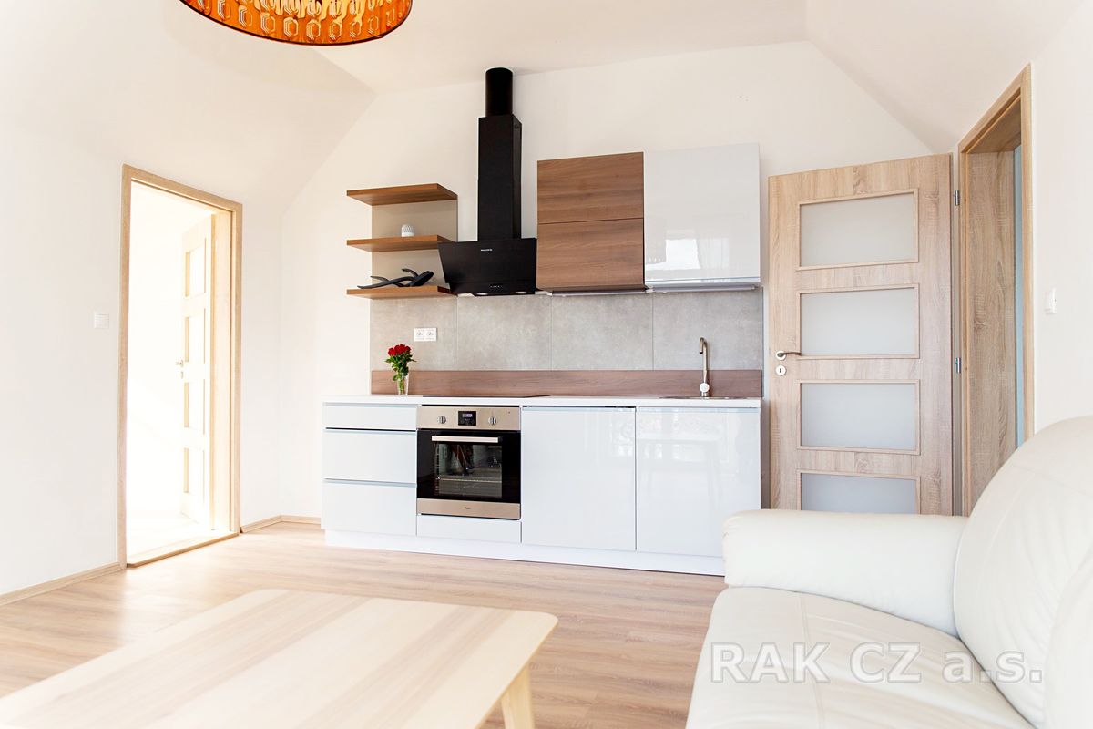 Prodej vily 338 m², pozemek 1200 m² – fotografie 5