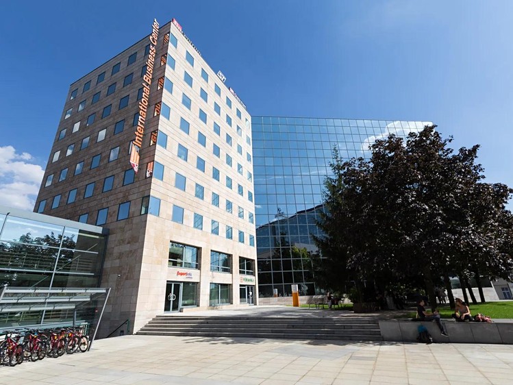 Комерційне приміщення в оренду, 183 м² (1 з 4)