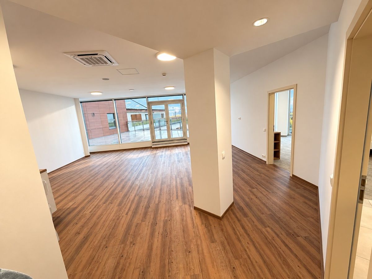 Pronájem bytu 2+kk 100 m² – fotografie 4