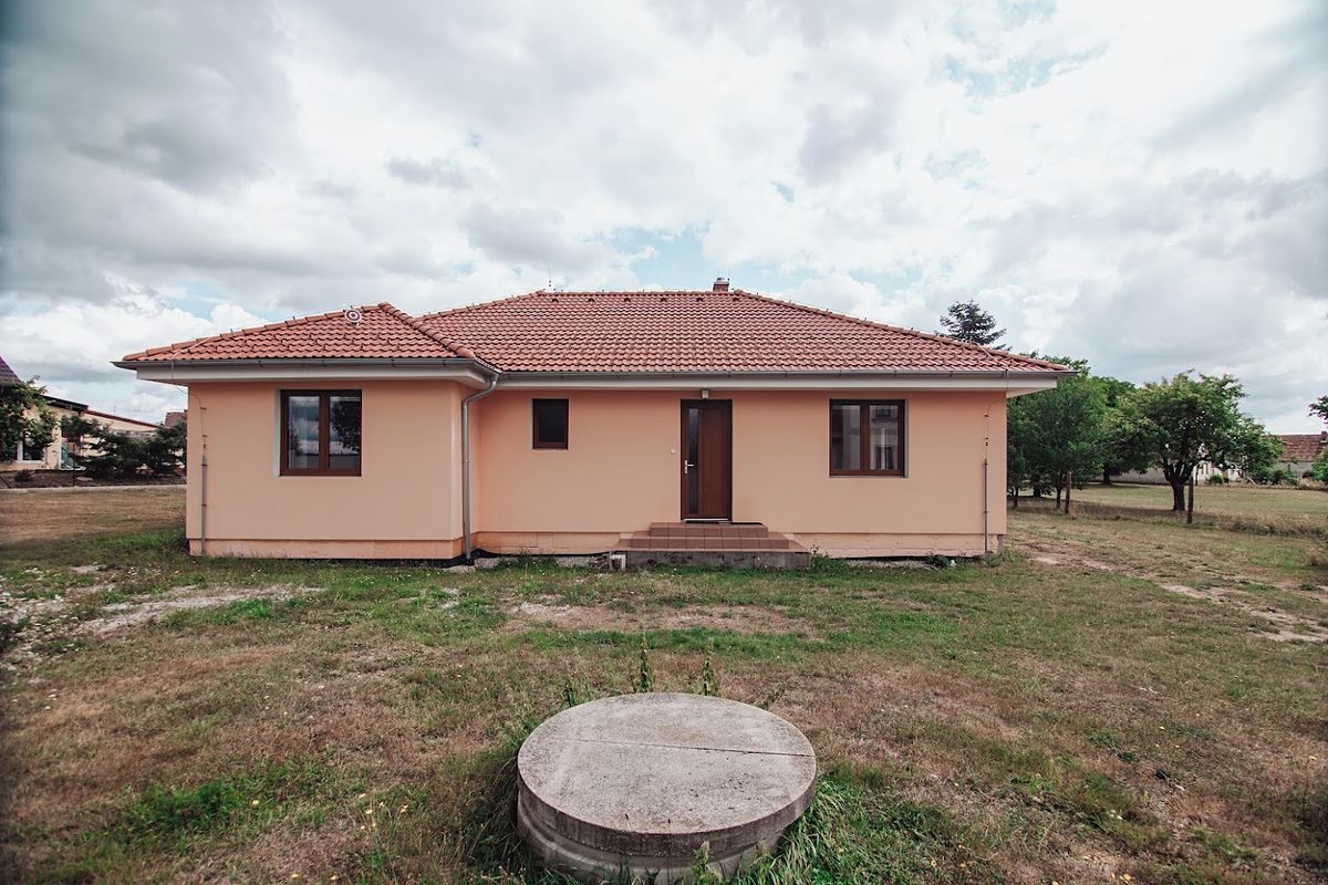 Prodej rodinného domu 135 m², pozemek 1654 m² – fotografie 3