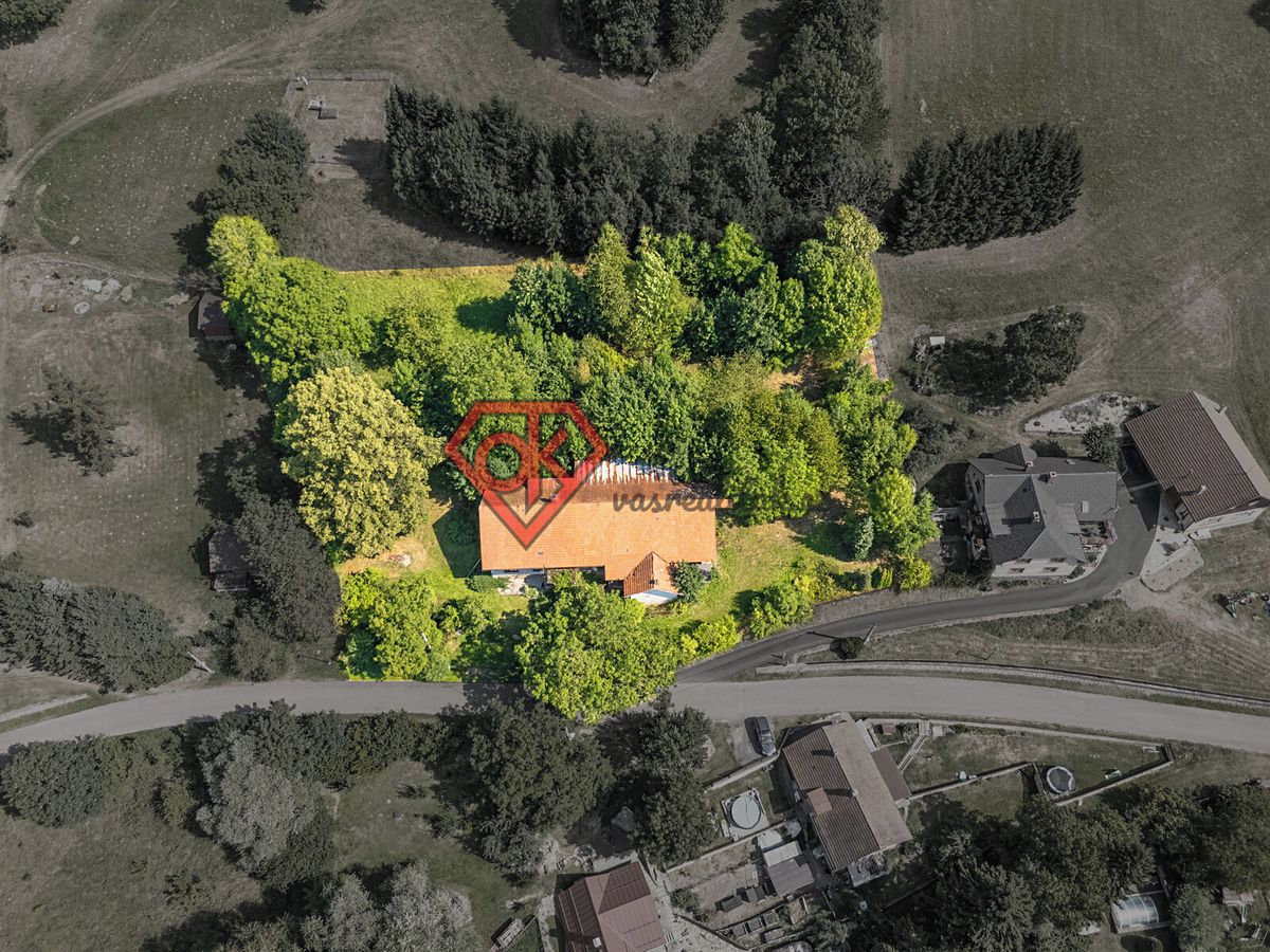 Prodej rodinného domu 216 m², pozemek 4048 m² – fotografie 2