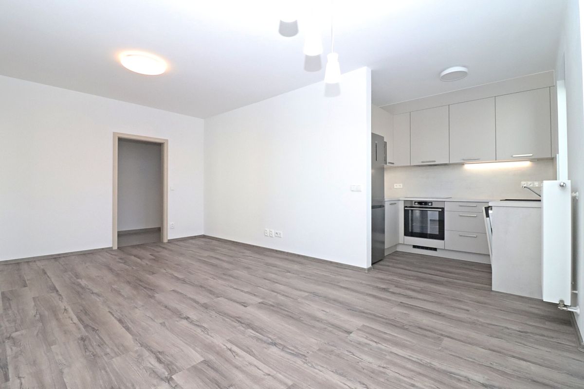 Pronájem bytu 2+kk 51 m² – fotografie 2
