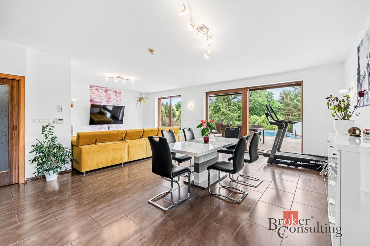 Prodej rodinného domu 150 m², pozemek 1453 m² – fotografie 4