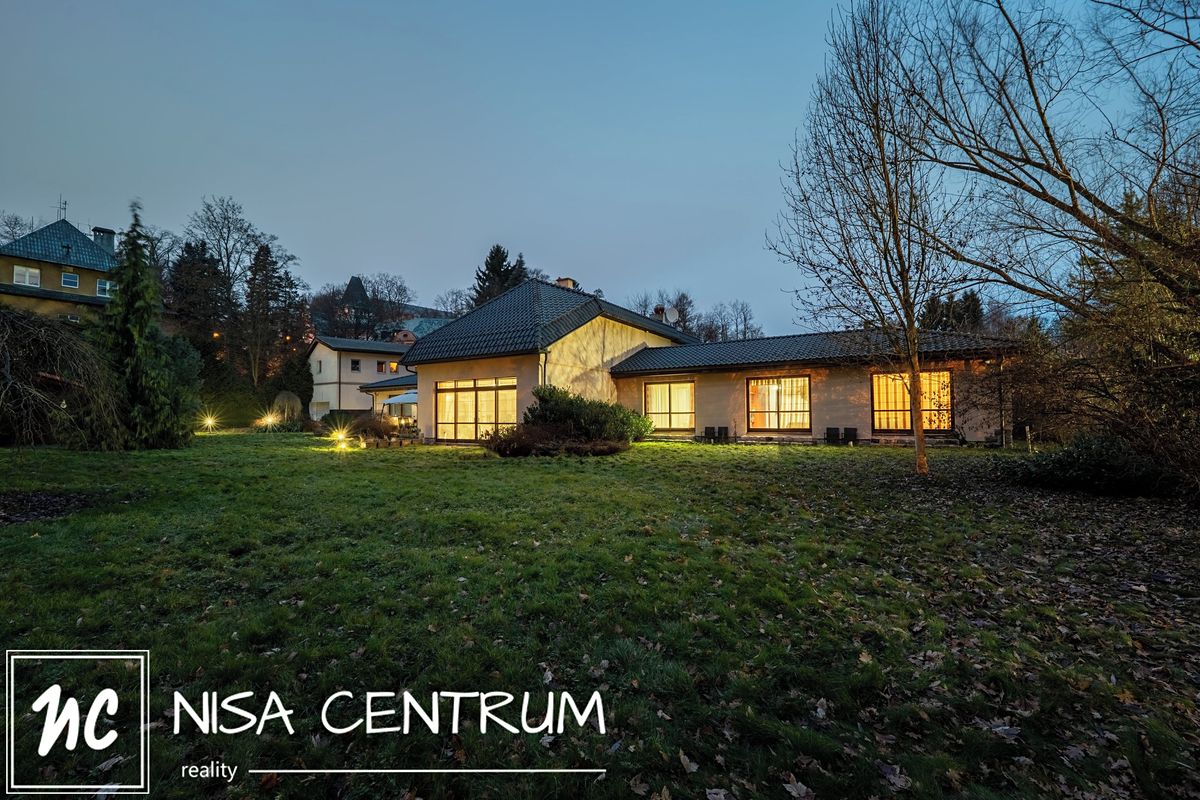 Prodej rodinného domu 430 m², pozemek 5199 m²