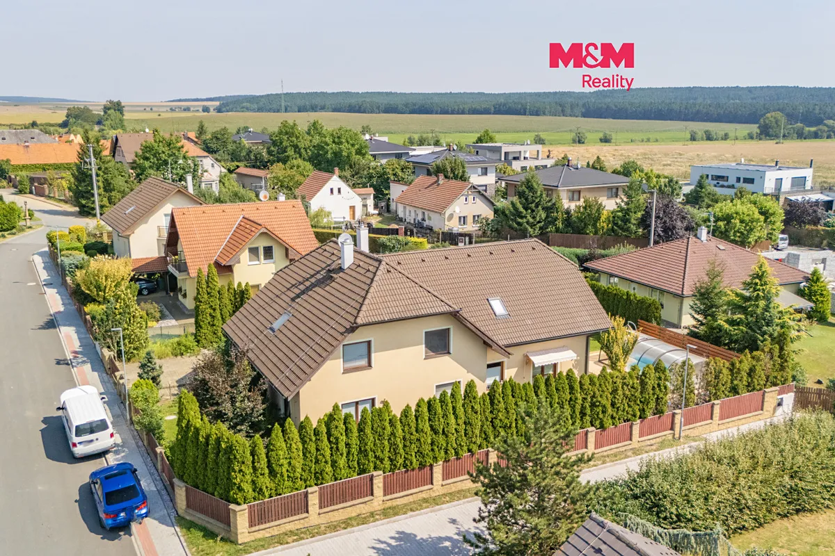 Prodej rodinného domu 266 m², pozemek 803 m²