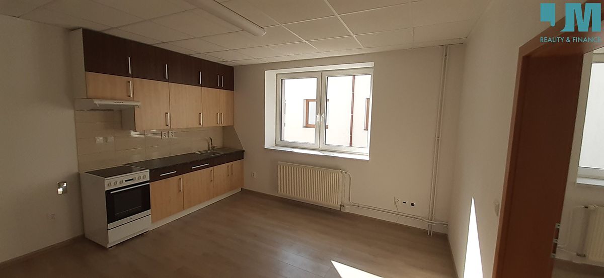 Pronájem bytu 2+kk 39 m² – fotografie 3