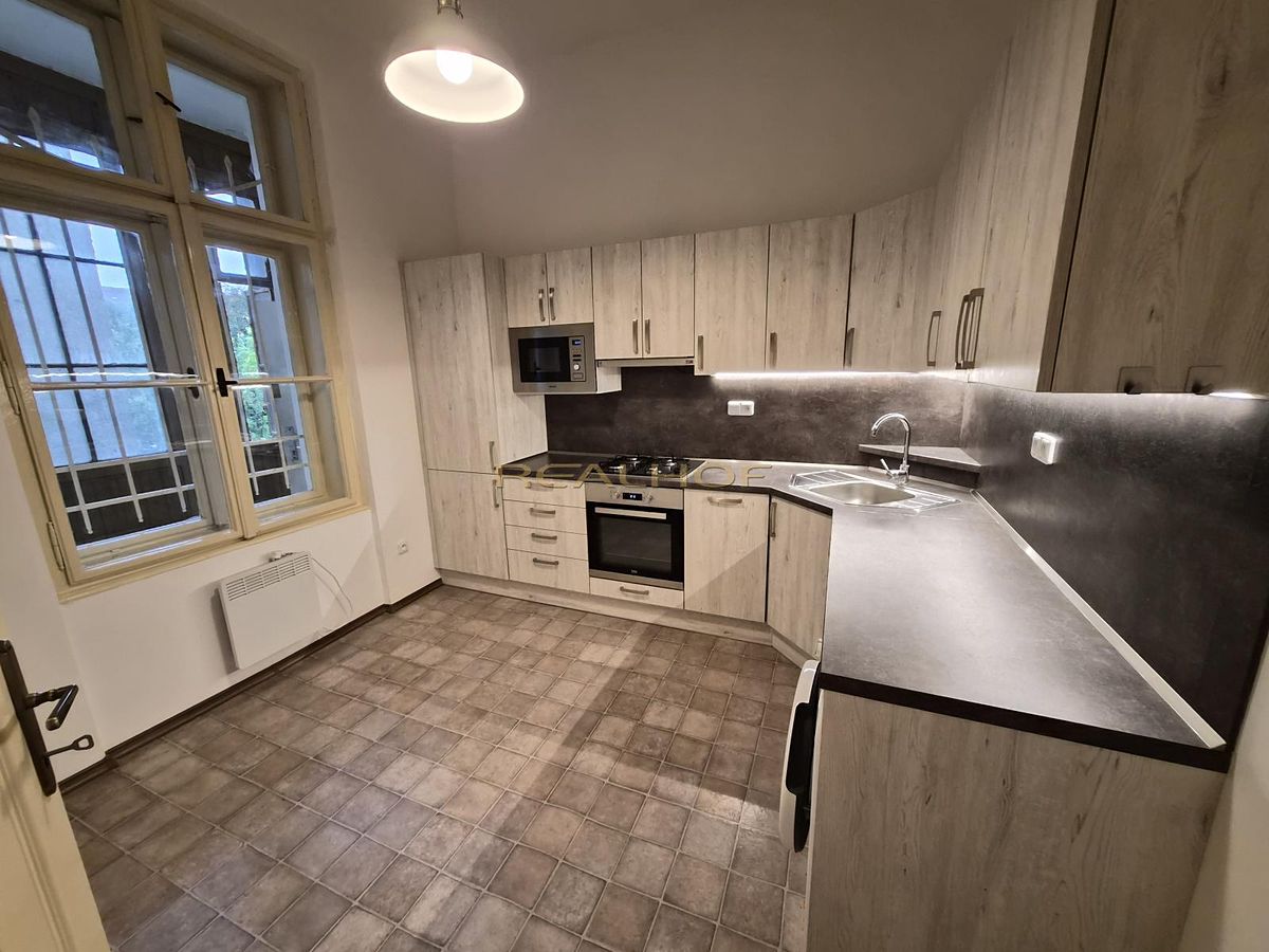 Pronájem bytu 2+1 75 m² – fotografie 2