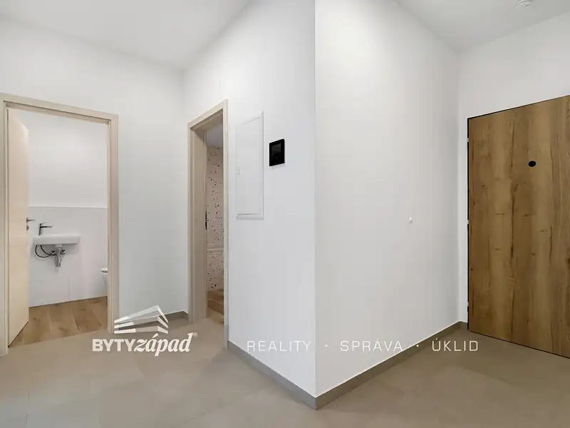 Pronájem bytu 2+kk 61 m², Plzeň – náhled fotky 2