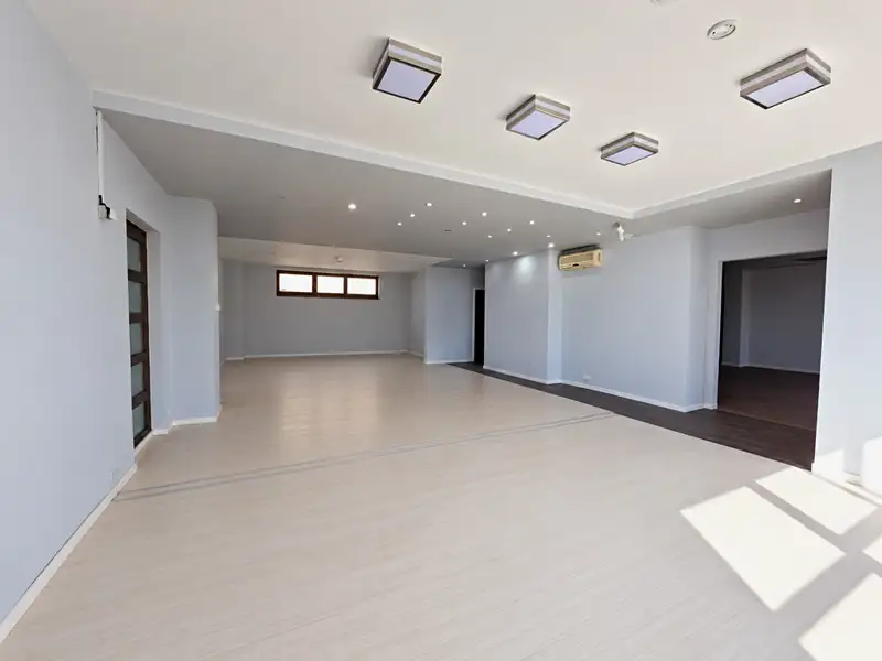 Pronájem kanceláře 165 m², Praha – náhled fotky 1