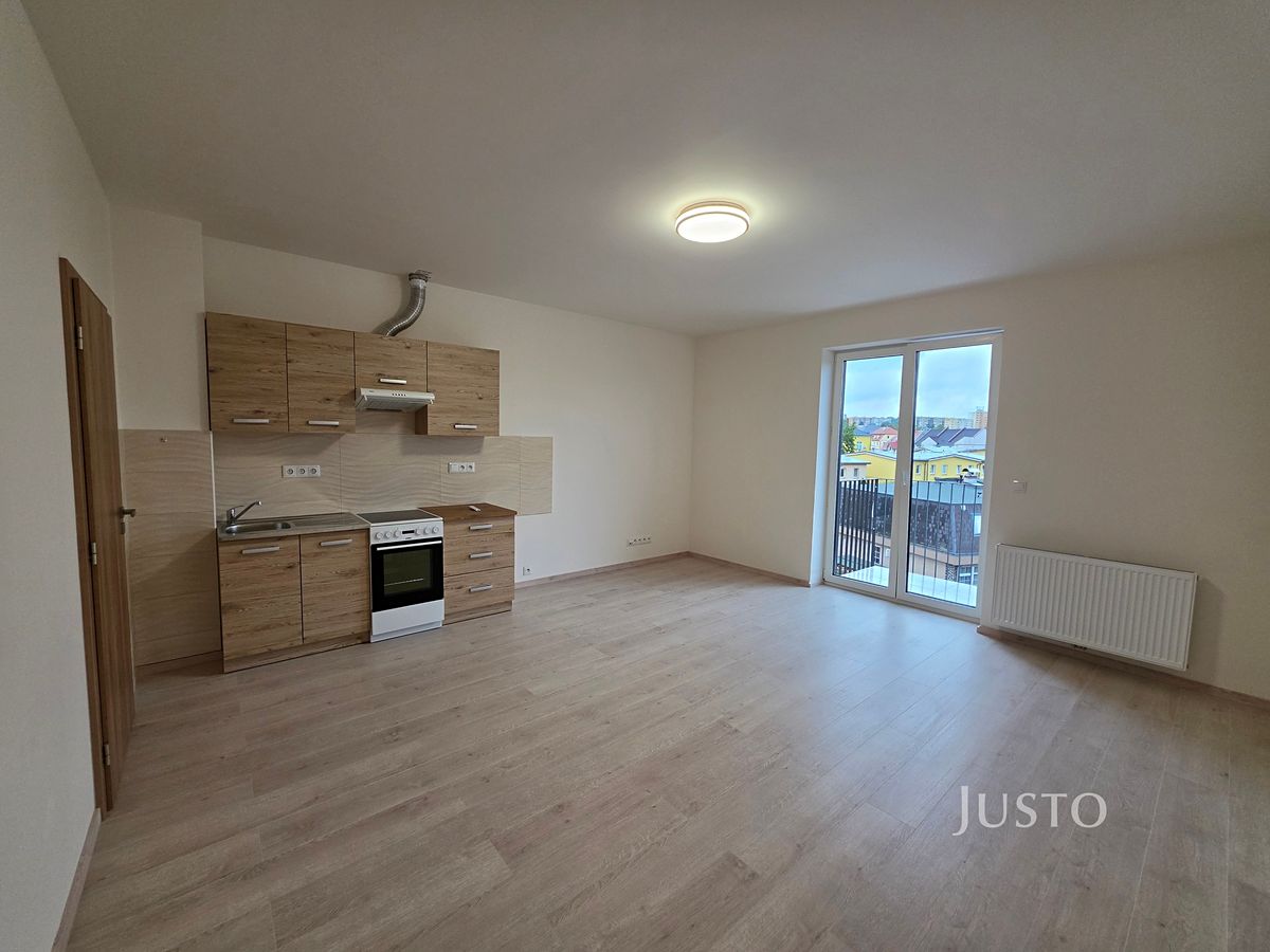 Pronájem bytu 1+kk 35 m² – fotografie 2