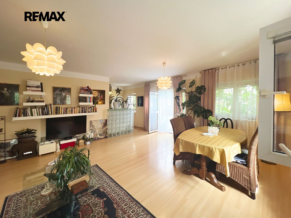Prodej rodinného domu 200 m², pozemek 545 m² – fotografie 2