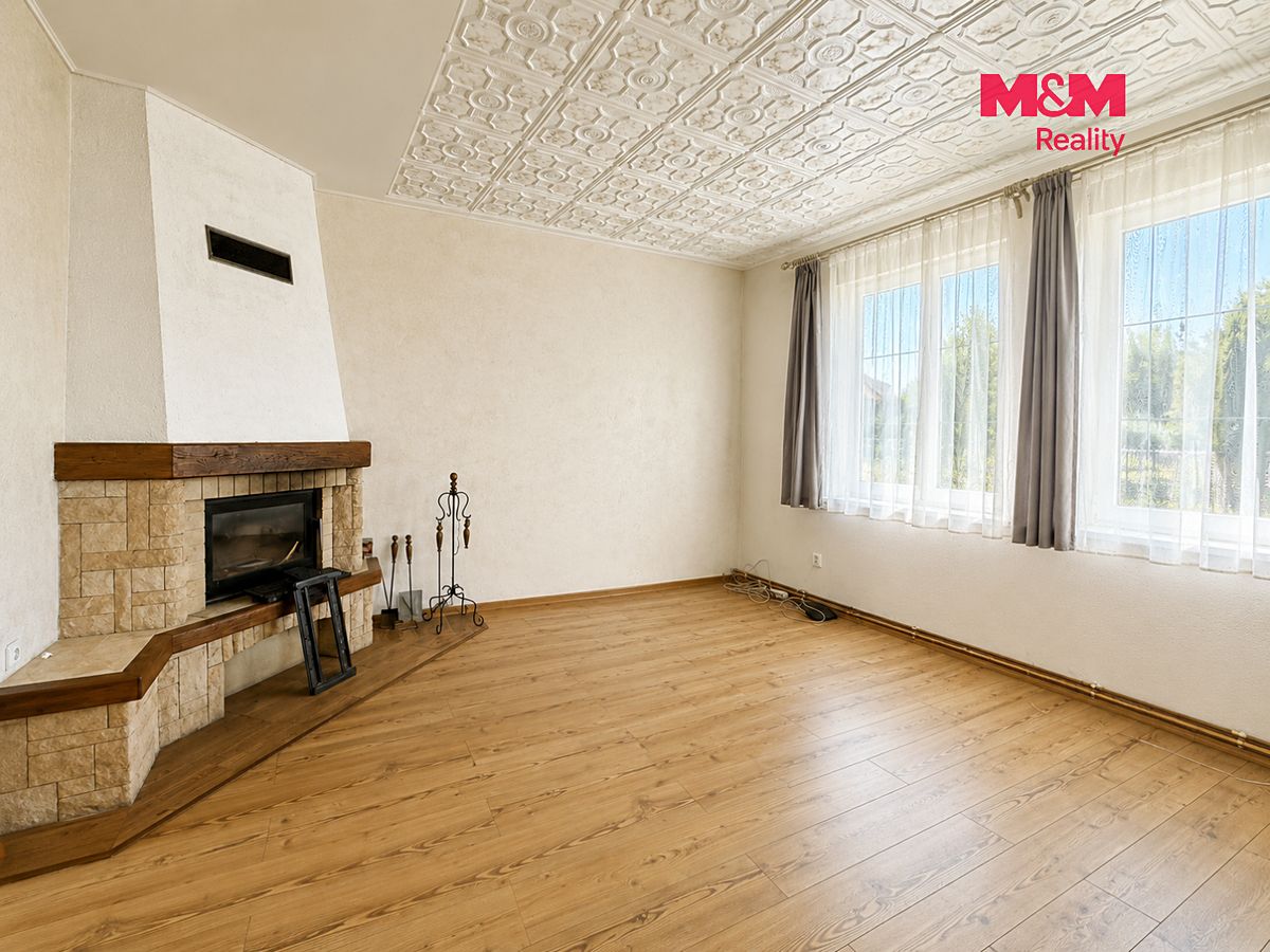 Prodej rodinného domu 216 m², pozemek 1900 m² – fotografie 4