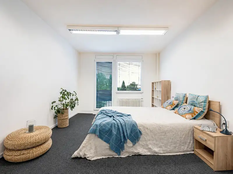 Pronájem bytu pokoje 24 m², Hradec Králové – náhled fotky 1