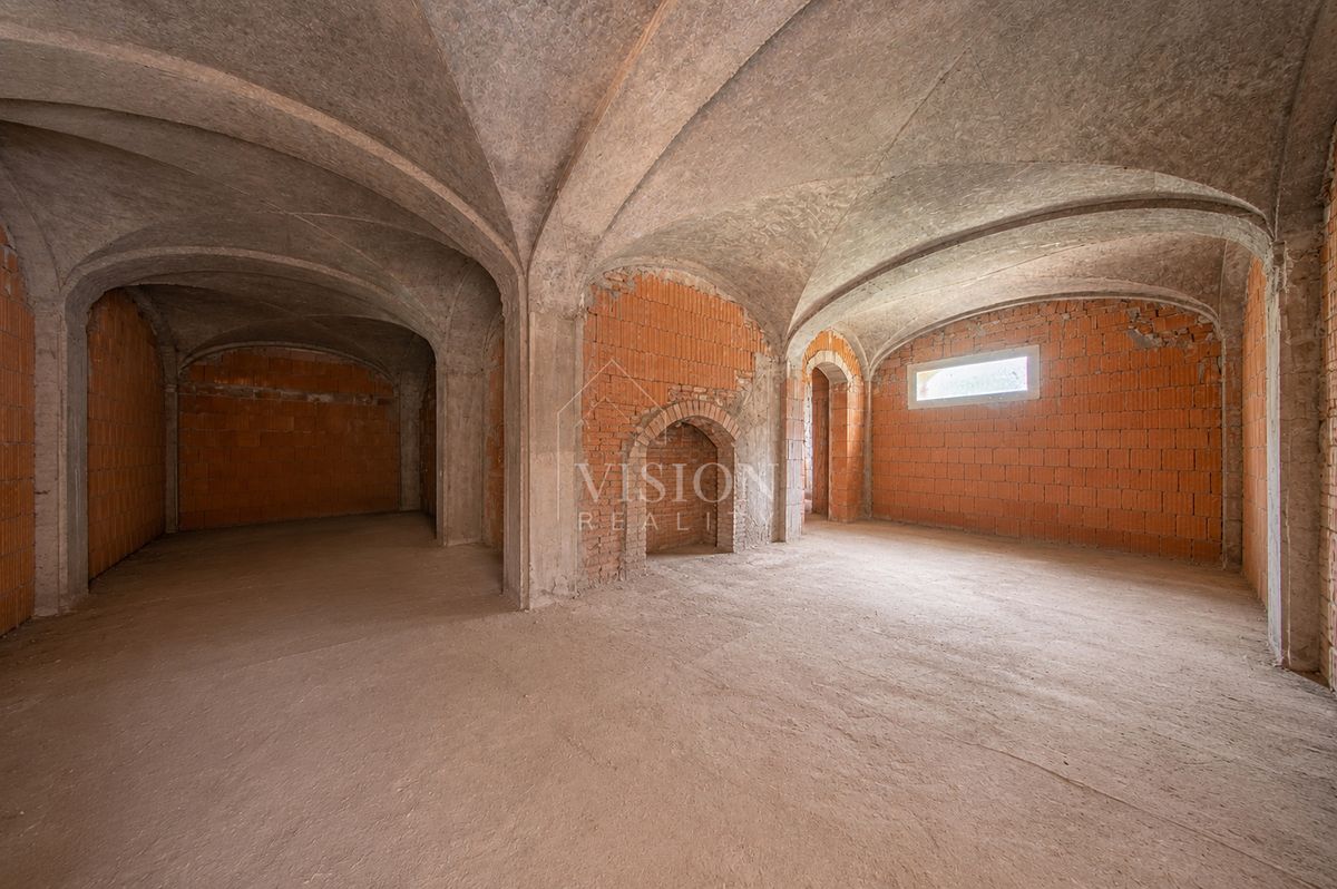 Prodej rodinného domu 250 m², pozemek 26203 m² – fotografie 4