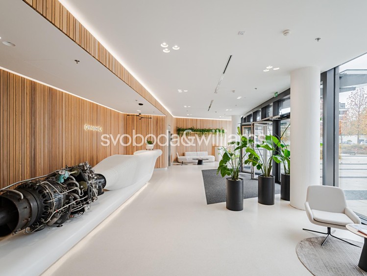 Pronájem komerčního prostoru, 1 298 m² (10 z 17)