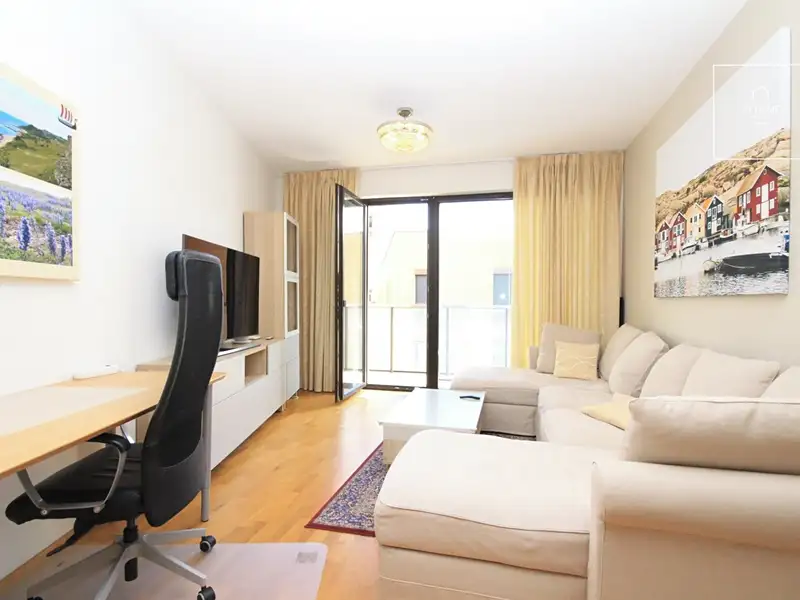 Pronájem bytu 2+kk 64 m², Praha – náhled fotky 1