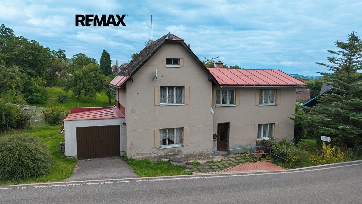 Prodej rodinného domu 240 m², pozemek 517 m² – fotografie 2