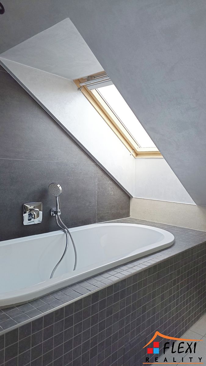 Pronájem bytu 2+kk 65 m² – fotografie 2