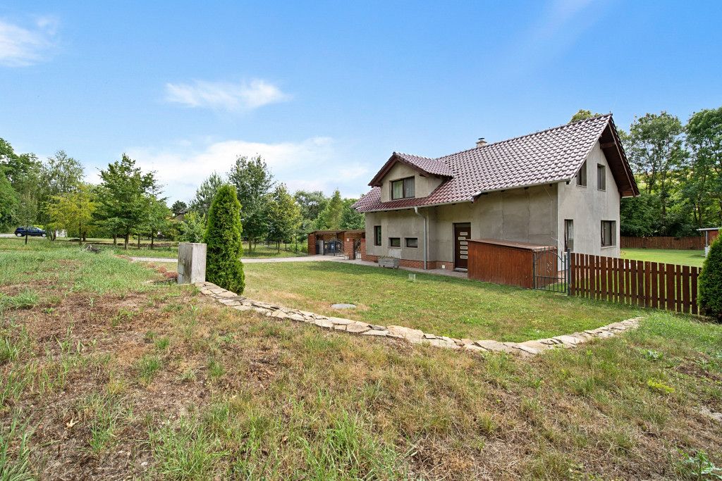 Prodej rodinného domu 143 m², pozemek 869 m² – fotografie 3
