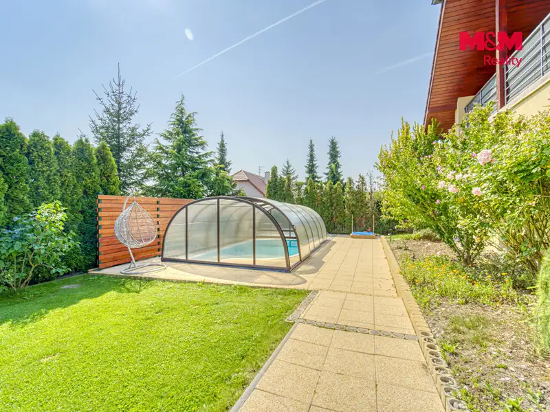 Prodej rodinného domu 266 m², pozemek 803 m², Zruč-Senec – náhled fotky 2