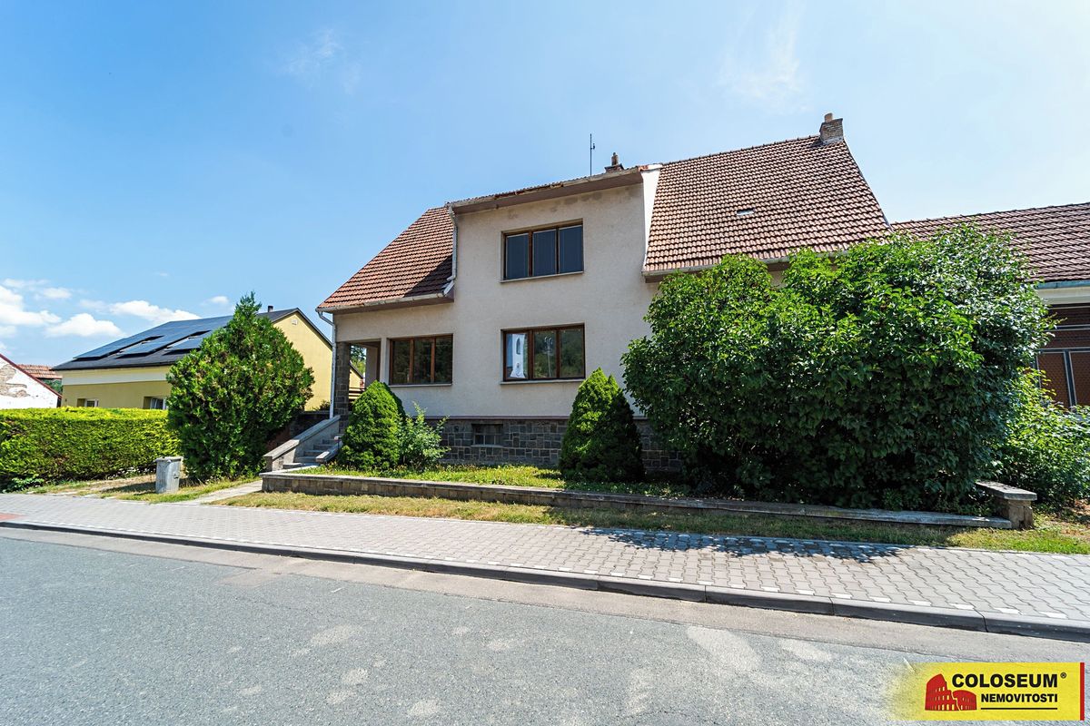 Prodej rodinného domu 241 m², pozemek 5008 m²