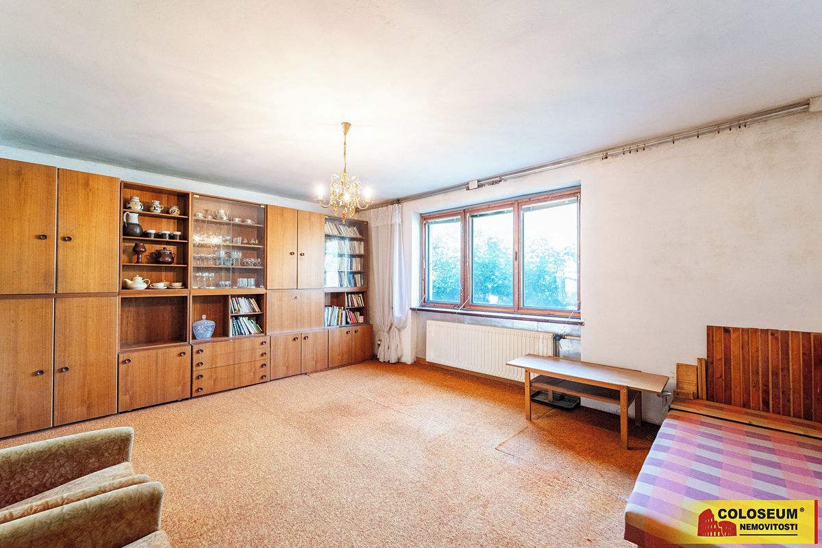 Prodej rodinného domu 241 m², pozemek 5008 m² – fotografie 3