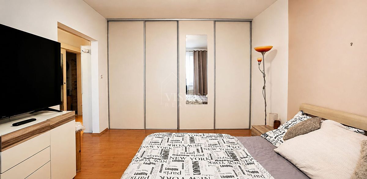 Pronájem bytu 1+1 35 m² – fotografie 3