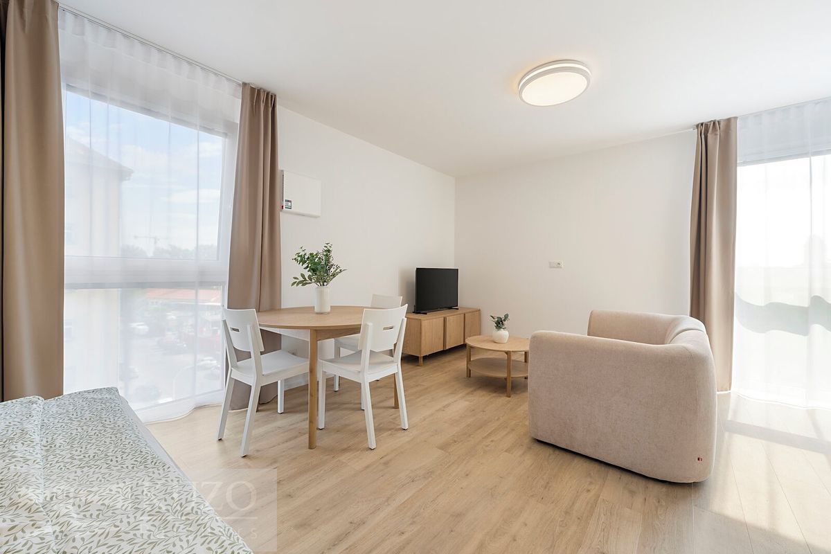 Pronájem bytu 1+kk 38 m² – fotografie 4