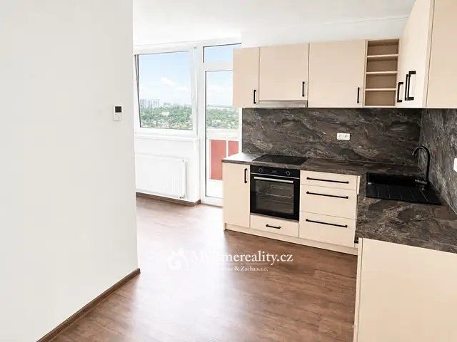 Pronájem bytu 1+1 41 m² – fotografie 2