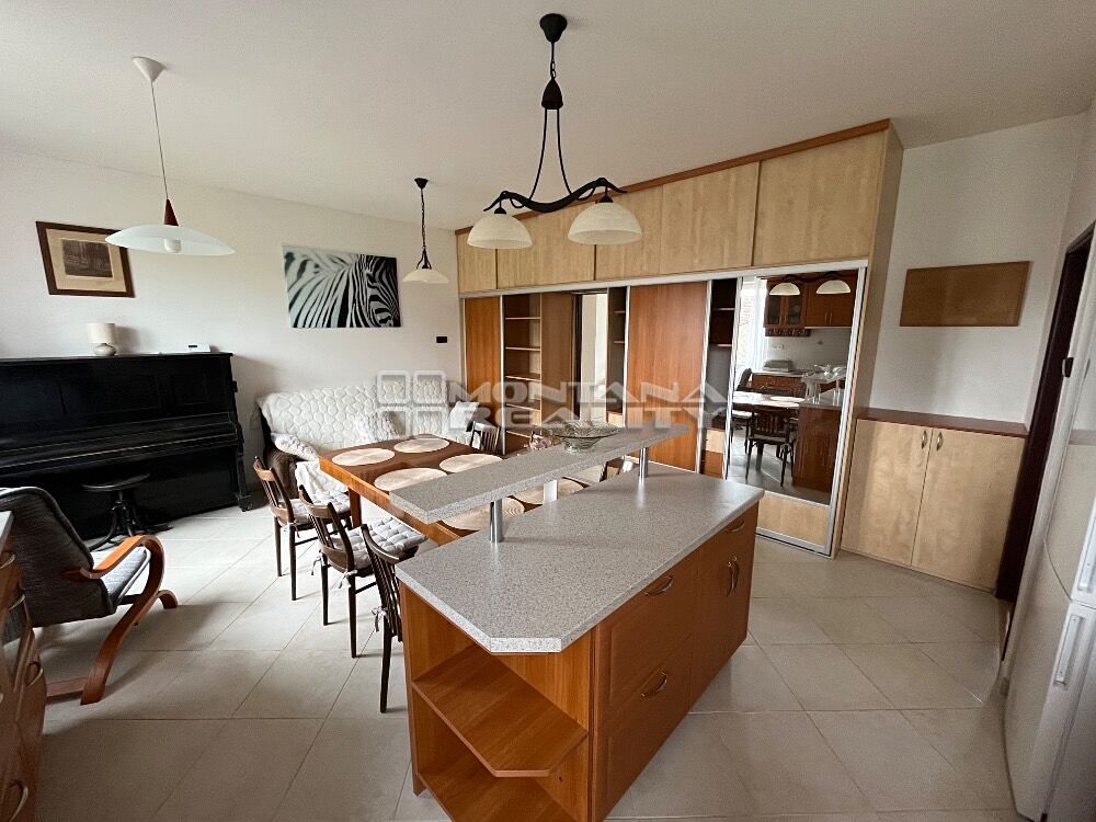 Pronájem bytu 4+1 98 m² – fotografie 2