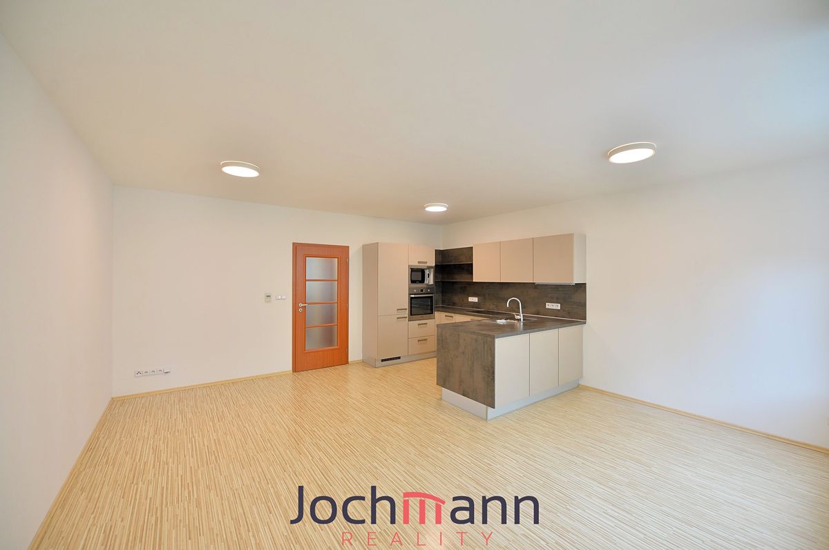 Pronájem bytu 2+kk 64 m² – fotografie 2