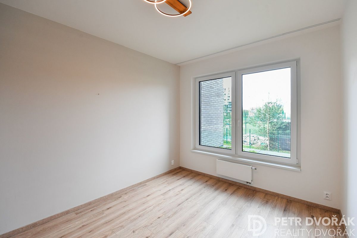 Pronájem bytu 2+kk 40 m² – fotografie 3