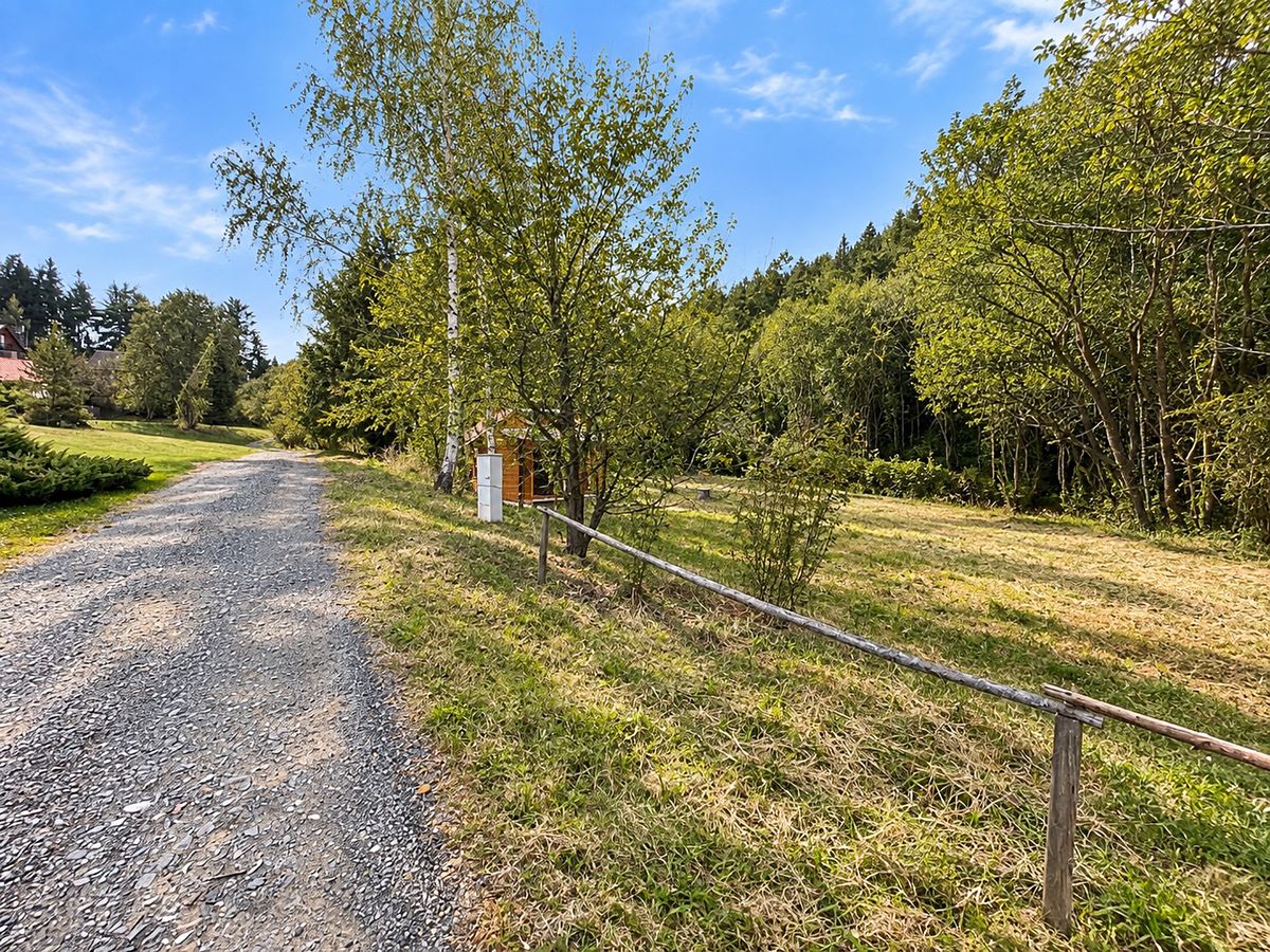 Prodej stavebního pozemku 2501 m² – fotografie 3
