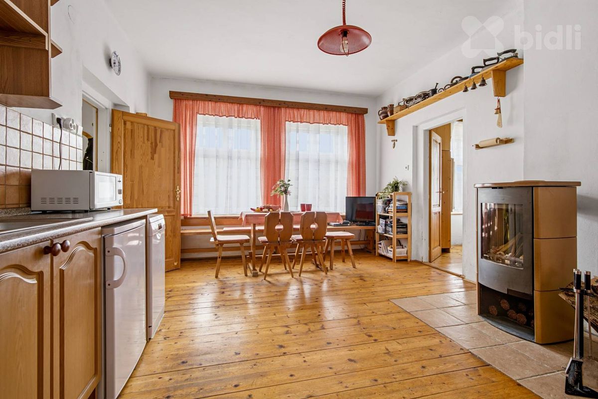 Prodej rodinného domu 100 m², pozemek 862 m² – fotografie 3