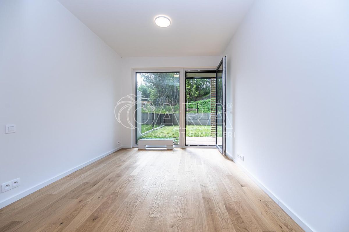Pronájem bytu 2+kk 49 m² – fotografie 3