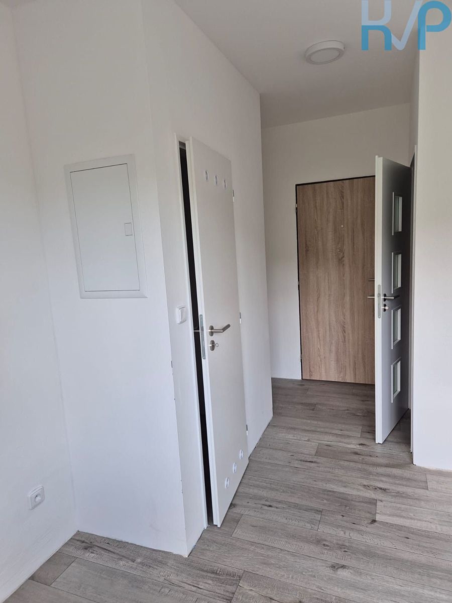 Pronájem bytu 2+kk 40 m² – fotografie 4