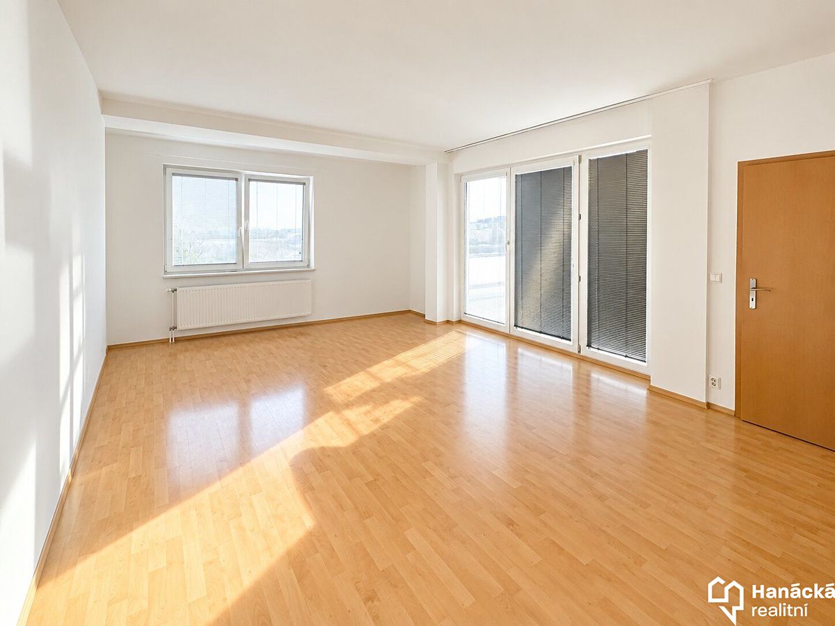 Pronájem bytu 2+kk 57 m² – fotografie 2