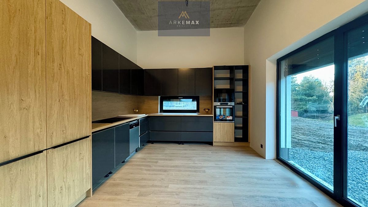 Prodej rodinného domu 160 m², pozemek 586 m² – fotografie 3