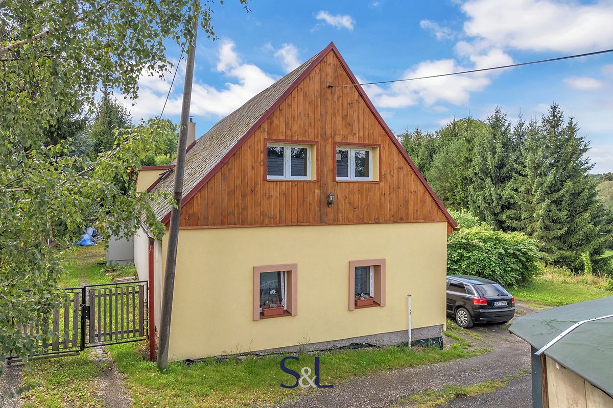 Prodej rodinného domu 180 m², pozemek 1497 m²