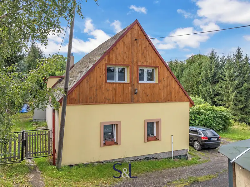 Prodej rodinného domu 180 m², pozemek 1497 m², Bulovka – náhled fotky 1