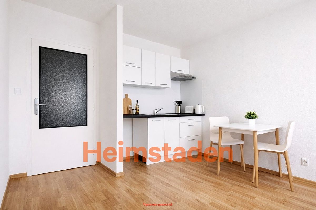 Pronájem bytu 1+kk 28 m² – fotografie 2