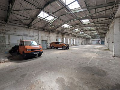 Pronájem skladového prostoru 350 m²