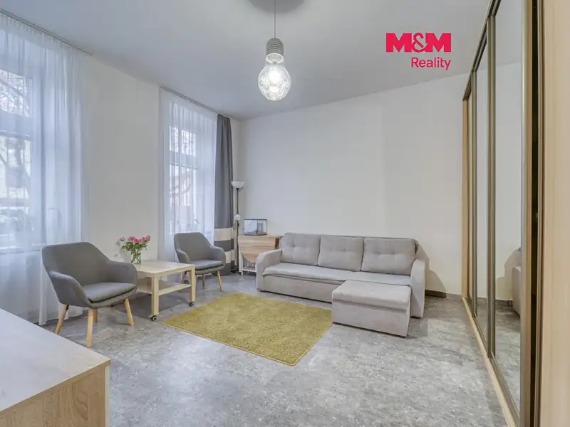 Prodej bytu 1+kk 30 m², Plzeň – náhled fotky 1
