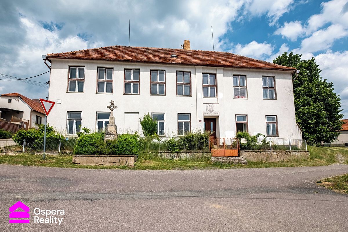Prodej rodinného domu 260 m², pozemek 575 m²