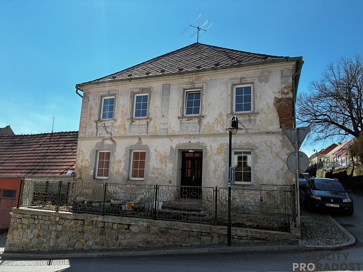 Prodej rodinného domu 250 m², pozemek 176 m² – fotografie 3