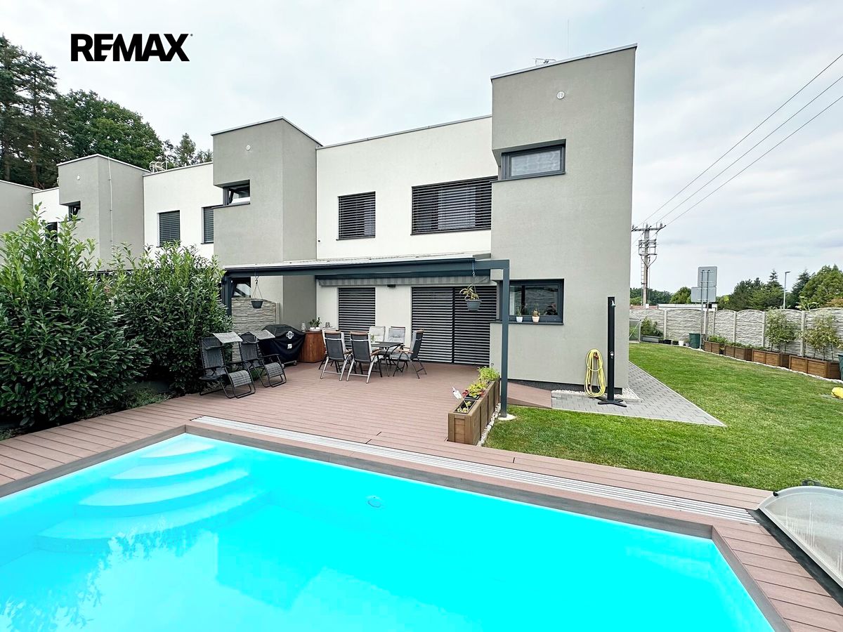 Prodej rodinného domu 148 m², pozemek 393 m² – fotografie 2