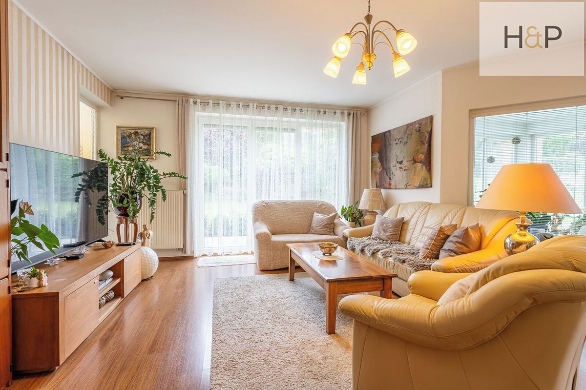 Prodej rodinného domu 140 m², pozemek 802 m² – fotografie 2